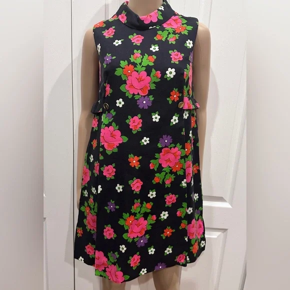 Gorgeous Vintage 1960's Colorful Floral Pique dress! 😍 - Picture 4 of 12